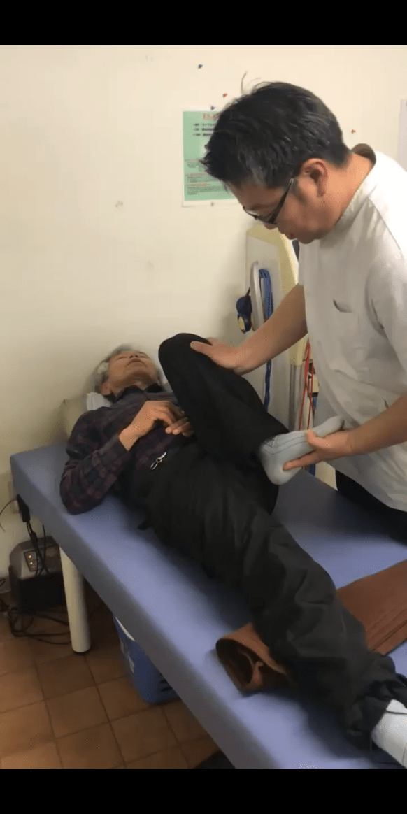 姿勢改善施術の様子