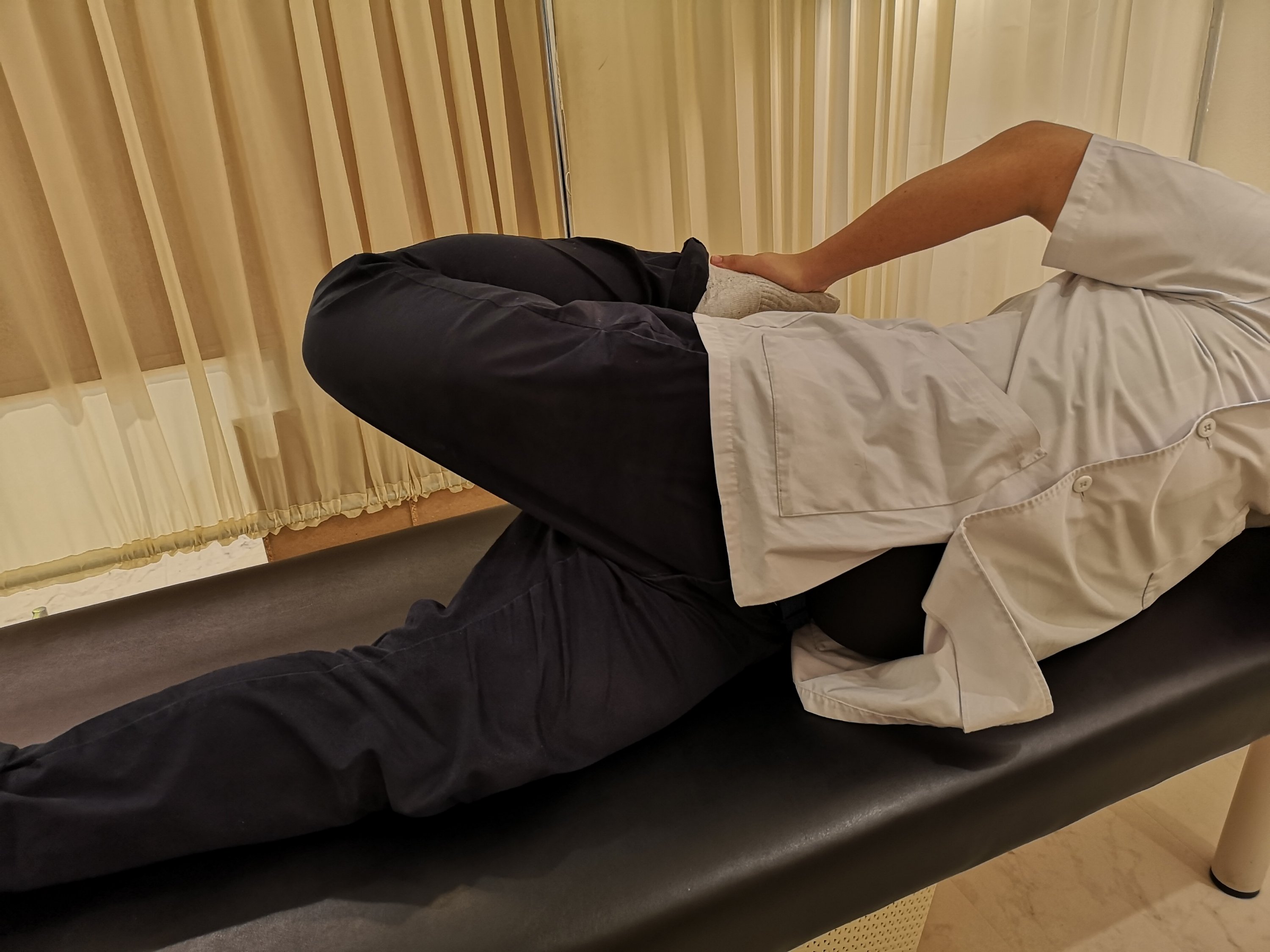 前ももストレッチ