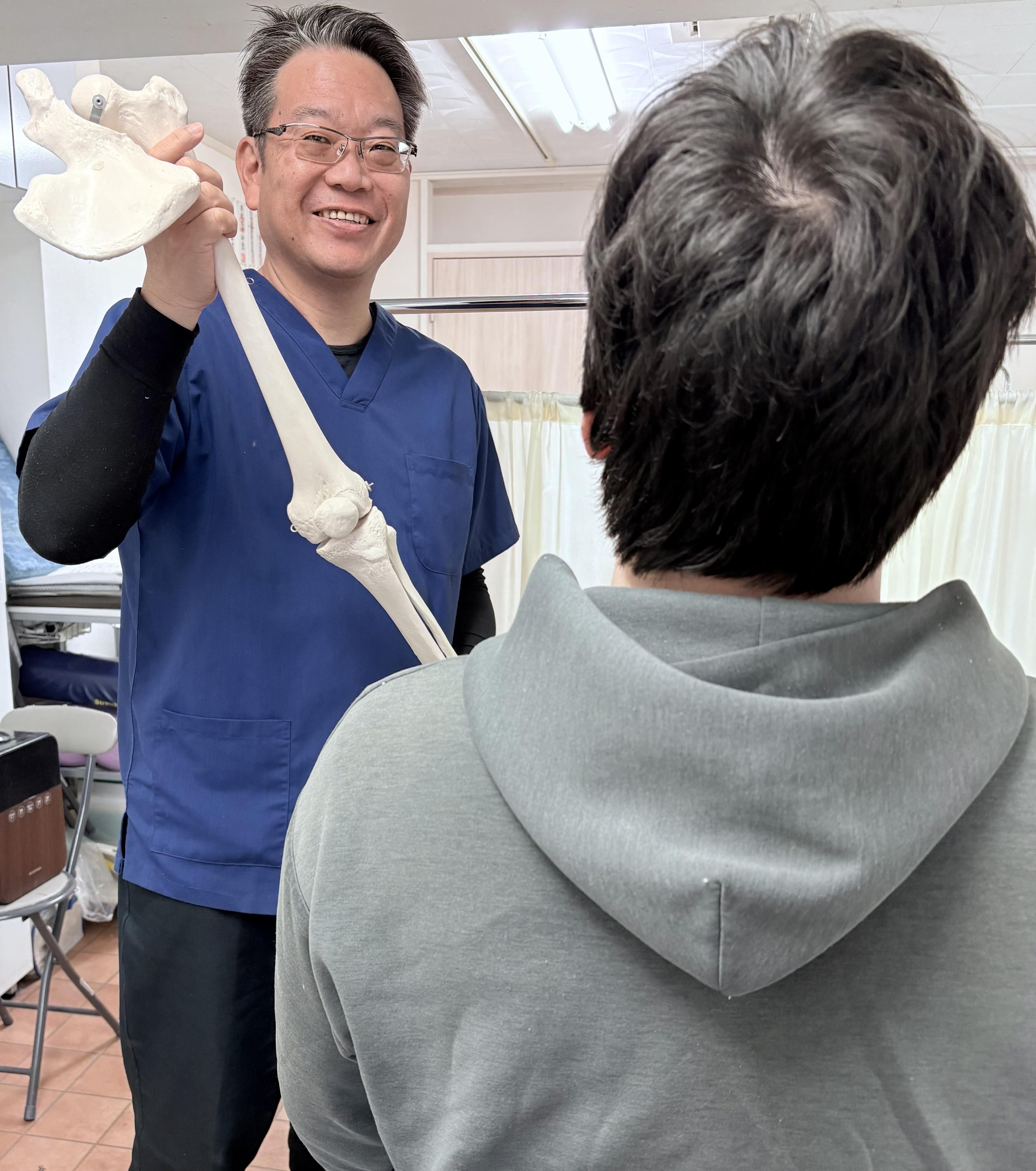 吉田宗弘院長　カウンセリングの様子